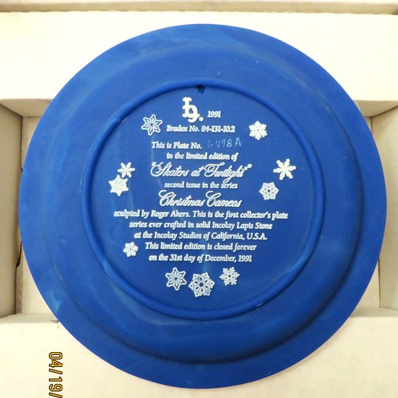 NEW! BEAUTIFUL Cameo Collectible Plate "Home with the Tree" -R Akers - Picture 4 of 5